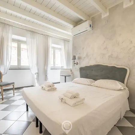 Estay - The Corner House 3*
