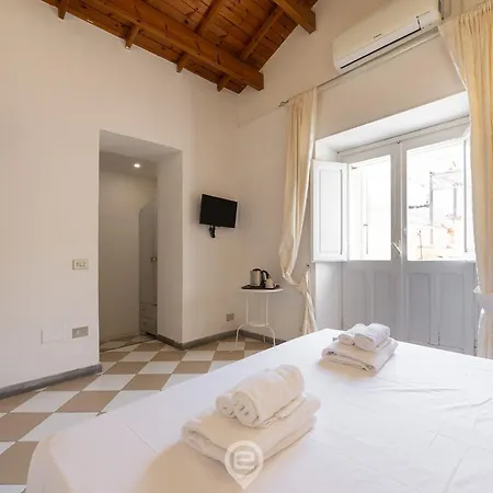 Estay - The Corner House Vendégház